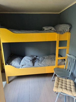 110. Hytte innsjø strandlinje båt sauna, Oslo Akershus 1 time 45 min, 3 soverom, 6 sengeplasser, kjøkken, stue, brygge, og badstue. Turvandring og sykling Norgesferie Øst-Norge grenseskogen Sverige. - Bilde 21