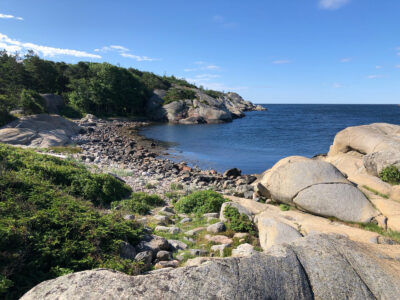 318. Hytte ved havet 13 + personer 8 soverom inkl. stue, kjøkken, langbord, 1 time 45 min fra Oslo