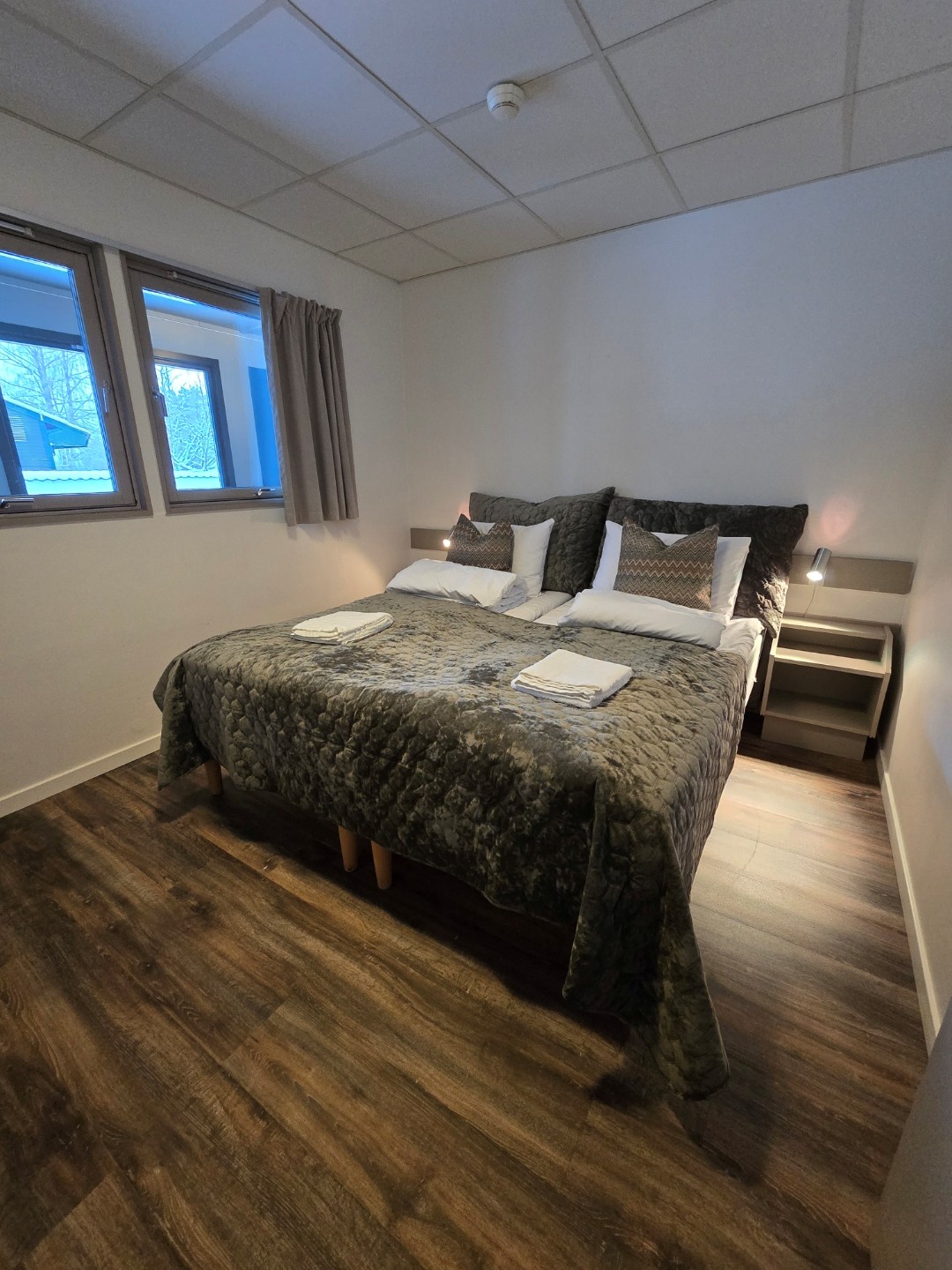 319. 10 leiligheter selvhushold, Oslo lufthavn Gardermoen 1 time 45 min, stue/kjøkken, 2 soverom, dusj/bad, 5 personer for 50 + personer, ski/alpin/sykkel/ golf og turvandring. - Bilde 4