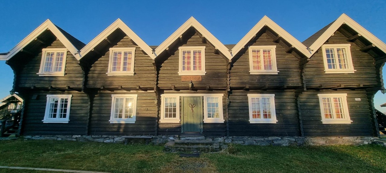 323. Storhytte på fjellet, 30-40 personer. Selskap arrangement, kurs konferanse. 13-18 soverom, 2 + bad. Oslo lufthavn Gardermoen 2 timer 50 min. - Bilde 7