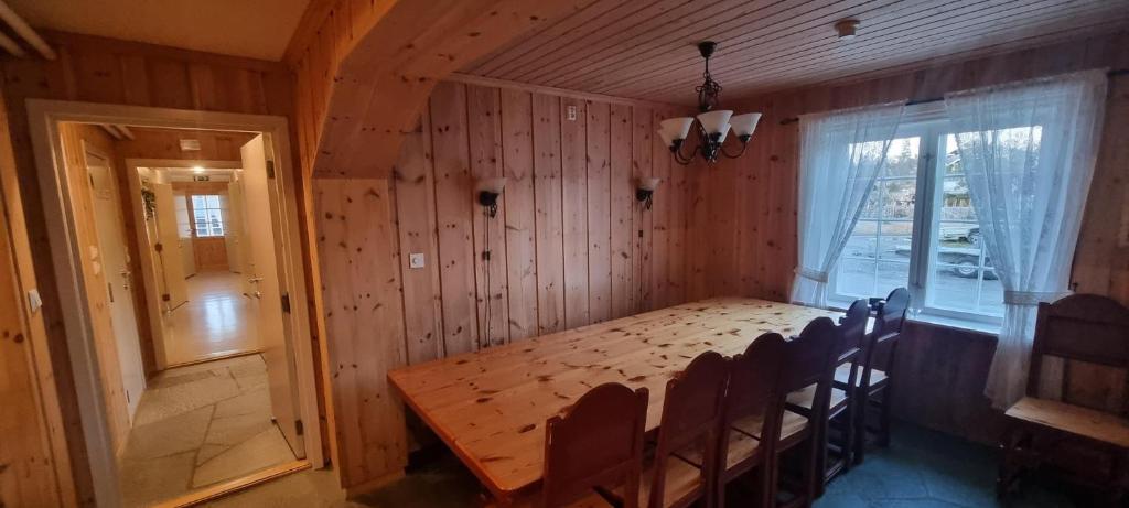 323. Storhytte på fjellet, 30-40 personer. Selskap arrangement, kurs konferanse. 13-18 soverom, 2 + bad. Oslo lufthavn Gardermoen 2 timer 50 min. - Bilde 13