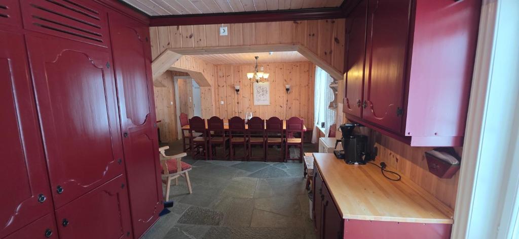 323. Storhytte på fjellet, 30-40 personer. Selskap arrangement, kurs konferanse. 13-18 soverom, 2 + bad. Oslo lufthavn Gardermoen 2 timer 50 min. - Bilde 12