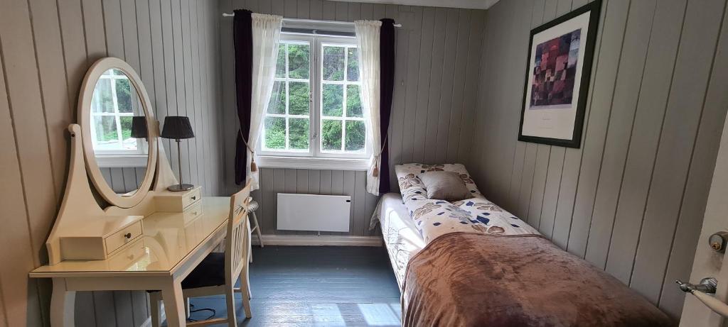 327. Selskapslokale langbord 30 personer, 13 soverom for 21 personer, selvhushold, kurs konferanse, langbord, 2 bad, 4 wc, Oslo lufthavn Gardermoen 35 min. - Bilde 21